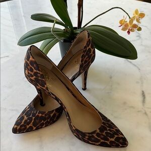Vince Camuto leopard d’Orsay Heels